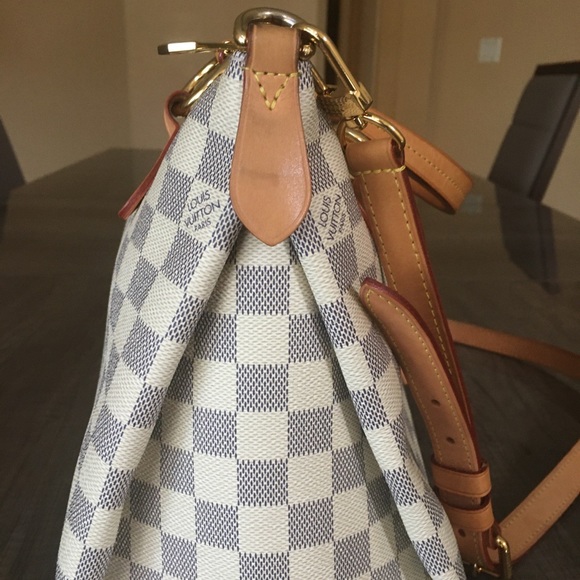 Louis Vuitton Lymington bag❌PRICE FIRM❌ - Picture 2 of 11